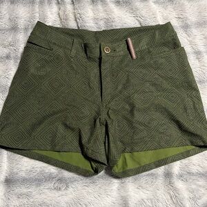 Sherpa Adventure Gear Tribal Print Hiking Shorts Women’s Size 10 4” Seam